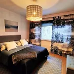 Spacious With Balcony And Free Wifi *