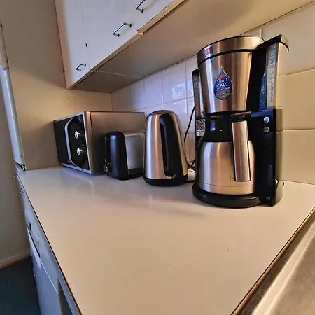 Spacious With Balcony And Free Wifi *