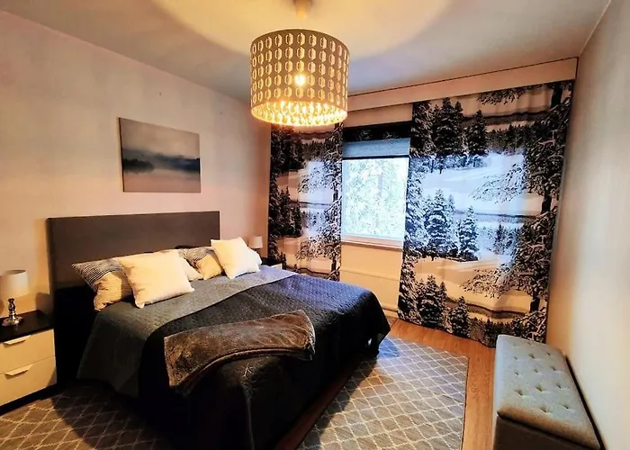 Spacious With Balcony And Free Wifi *