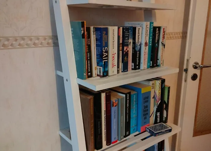 Апартаменты Spacious With Balcony And Free Wifi